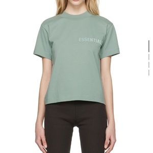 Essiential T-Shirt